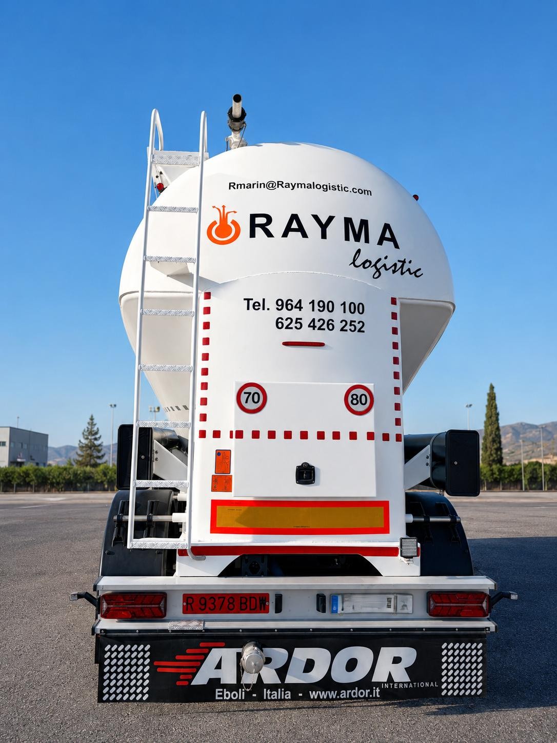 silo-cisterna-rayma-logistic-trasera.jpg