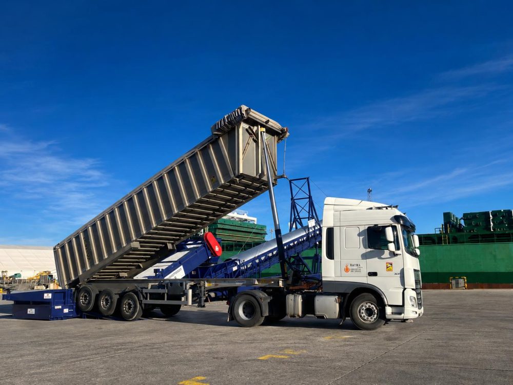 semirremolque-basculante-descarga-puerto-rayma-logistic.jpg